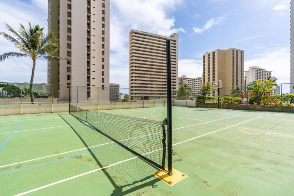 Appartement Waikiki Banyan W-Ocean Views With Free Parking! à Honolulu Extérieur photo