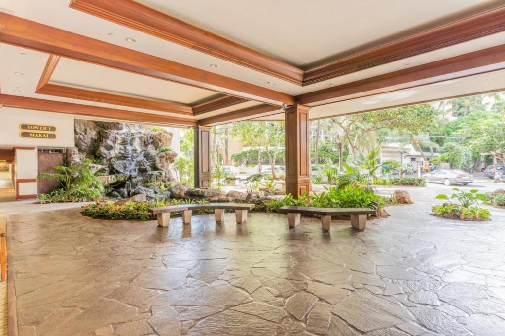 Appartement Waikiki Banyan W-Ocean Views With Free Parking! à Honolulu Extérieur photo