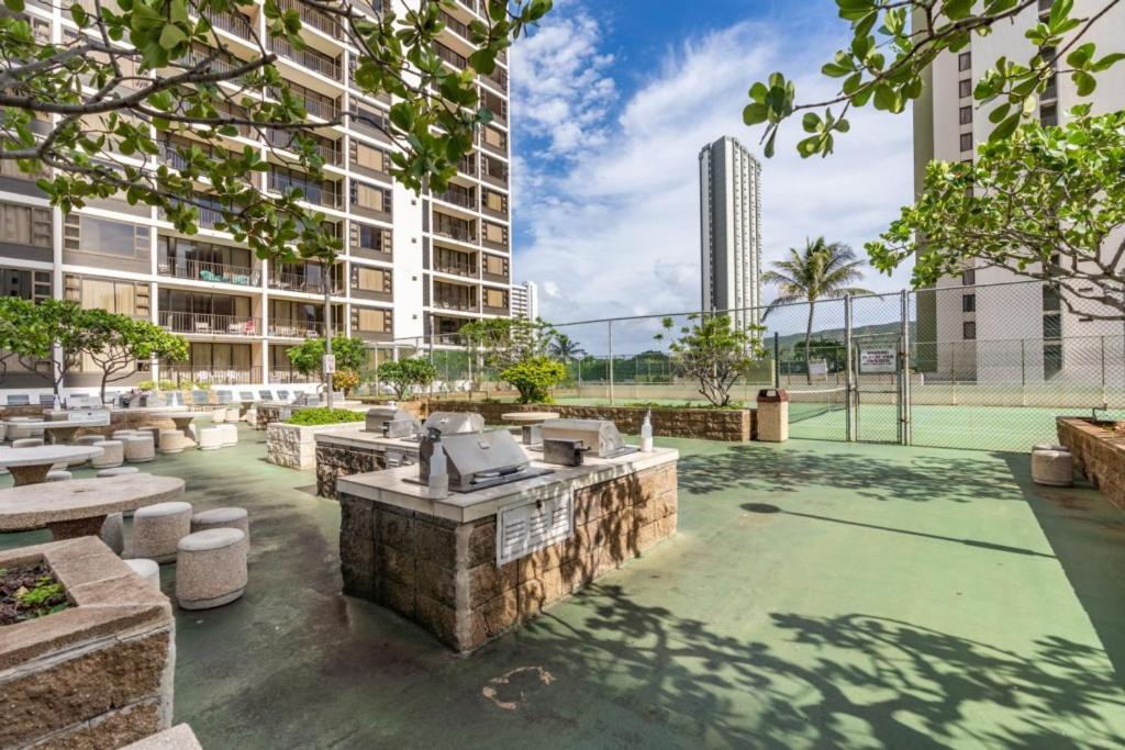 Appartement Waikiki Banyan W-Ocean Views With Free Parking! à Honolulu Extérieur photo