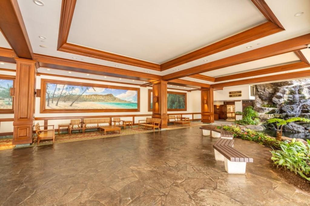 Appartement Waikiki Banyan W-Ocean Views With Free Parking! à Honolulu Extérieur photo